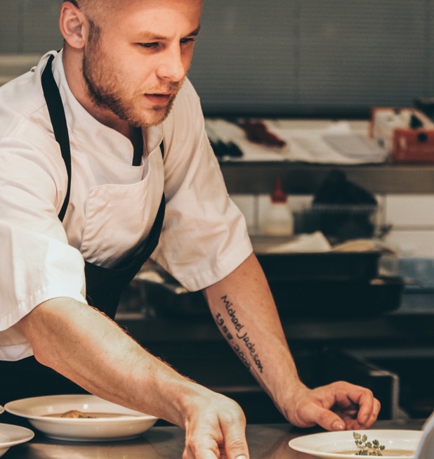 Viewing the Online Restaurant Booking Software dashboard