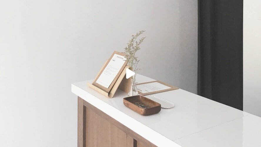 Reception desk to check in using the bookking system dashbaord